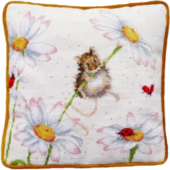 'Daisy Mouse' Mouse Tapestry Kit