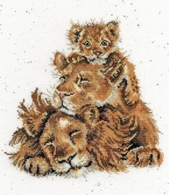 'Family Pride' Lion Cross Stitch
